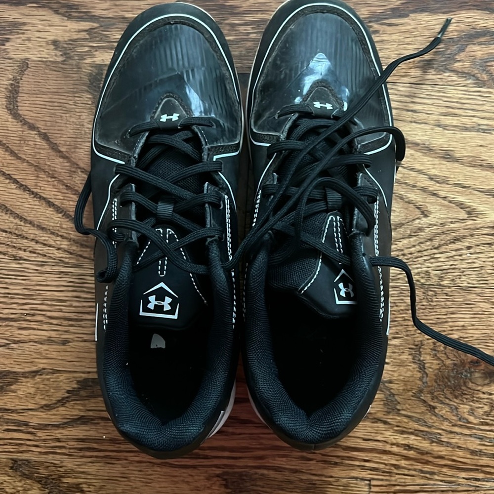 Boys under armour cleats